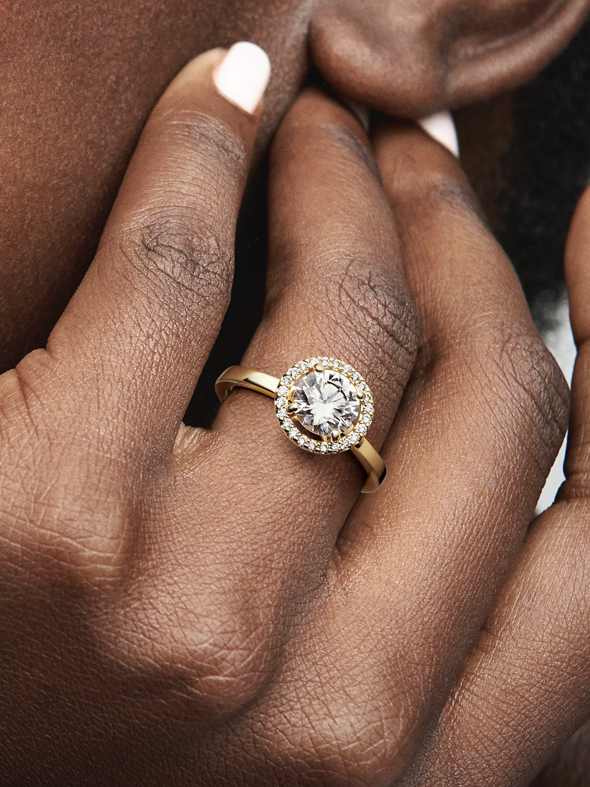 Sparkling Round Halo Ring - 14k gold plating