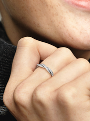 Sparkling Twisted Lines Ring - Sterling silver