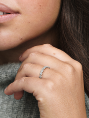 FINAL SALE - Classic Daisy Flower Band Ring - Sterling silver