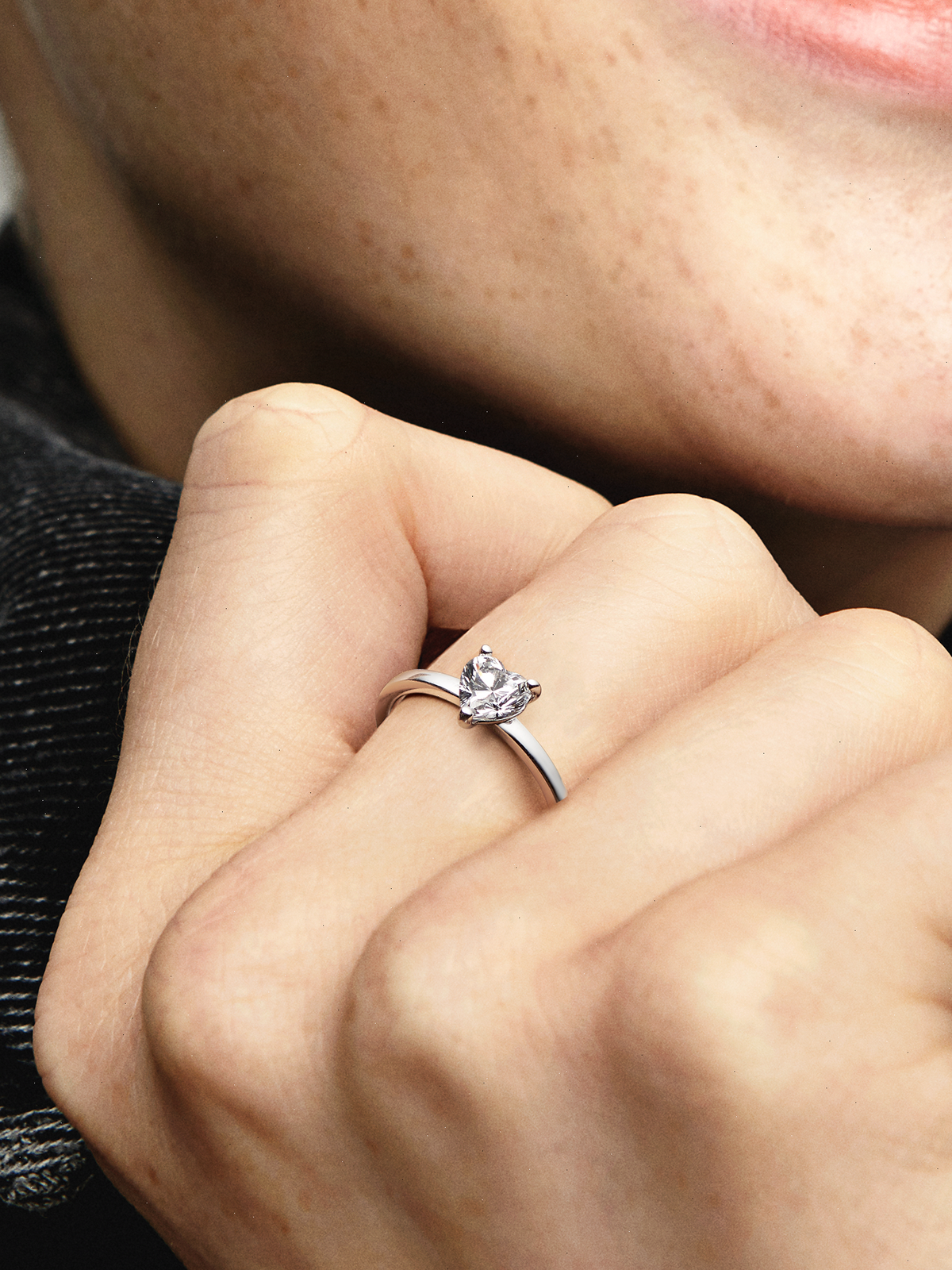 Sparkling Heart Solitaire Ring - Sterling silver