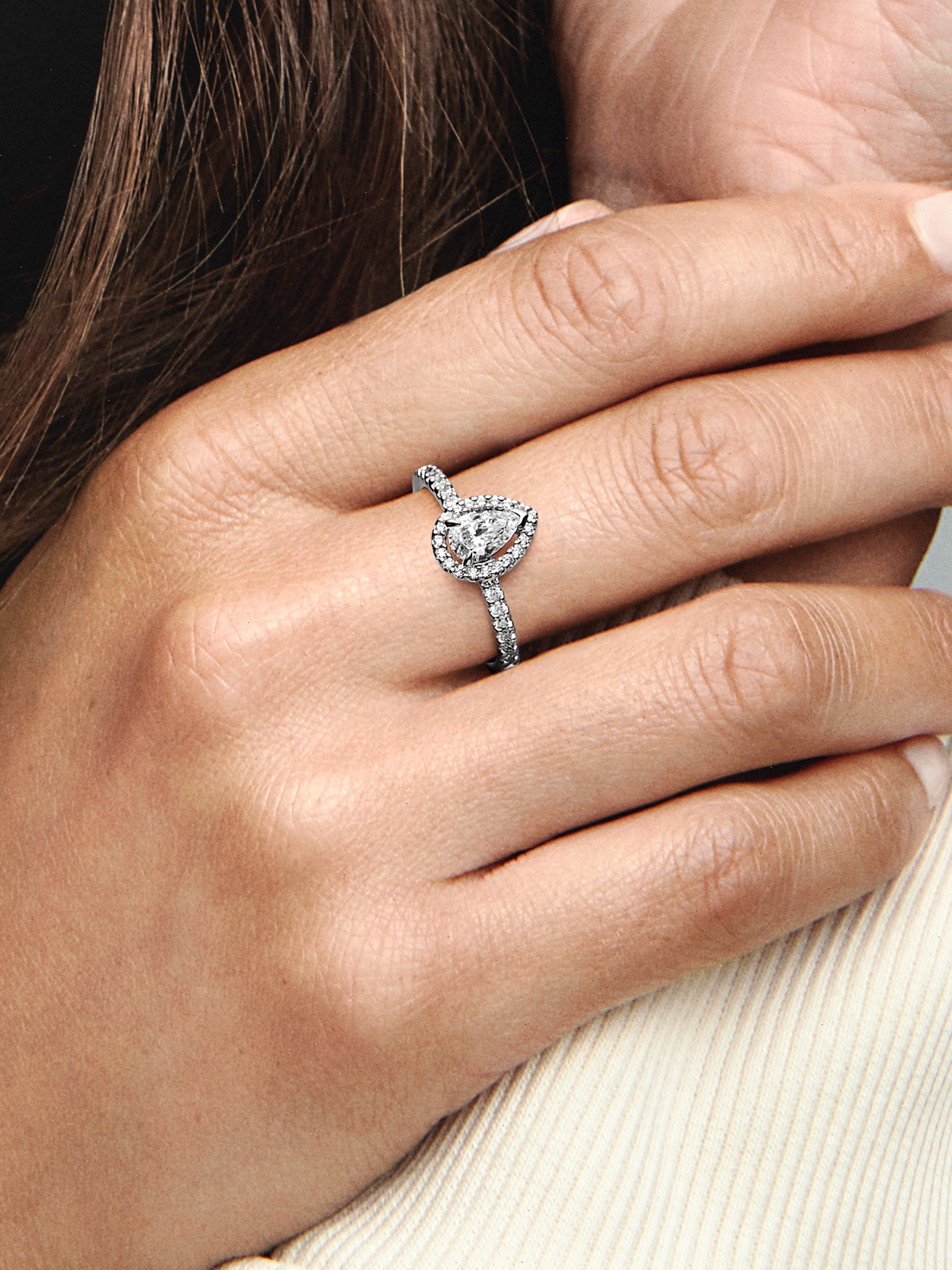 Sparkling Pear Halo Ring - Sterling silver