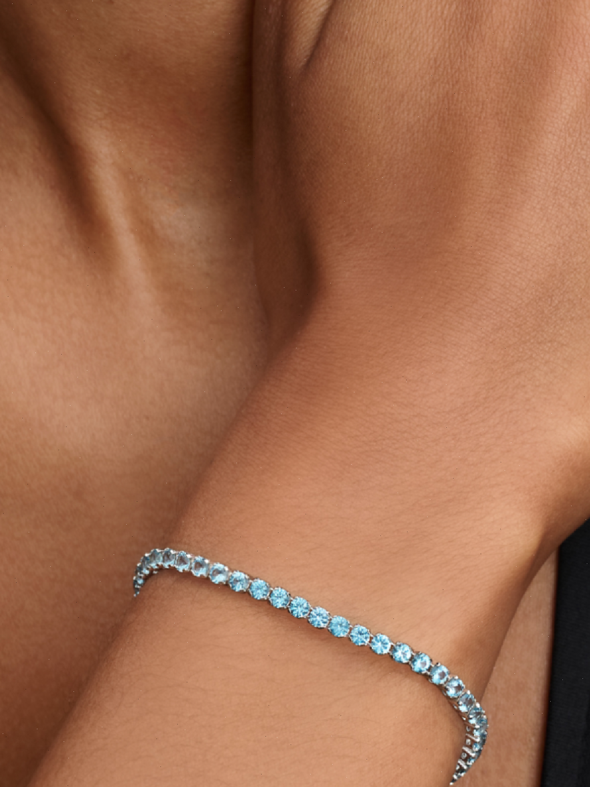 Sparkling Light Blue Tennis Bracelet - Sterling silver