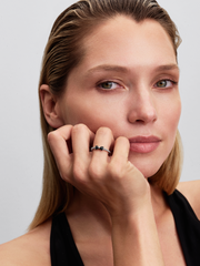 Sparkling Black Bow Ring - Sterling silver