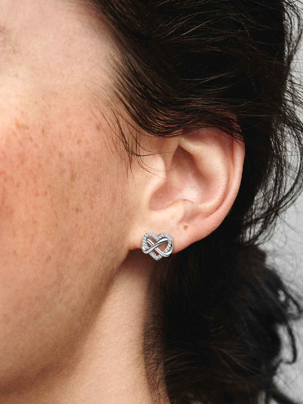 Sparkling Infinity Heart Stud Earrings - Sterling silver