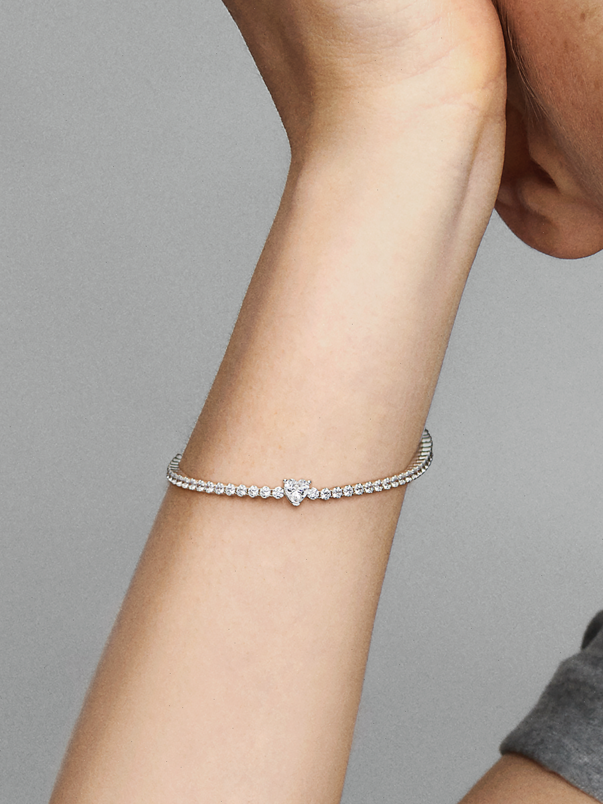 Sparkling Heart Tennis Bracelet - Sterling silver