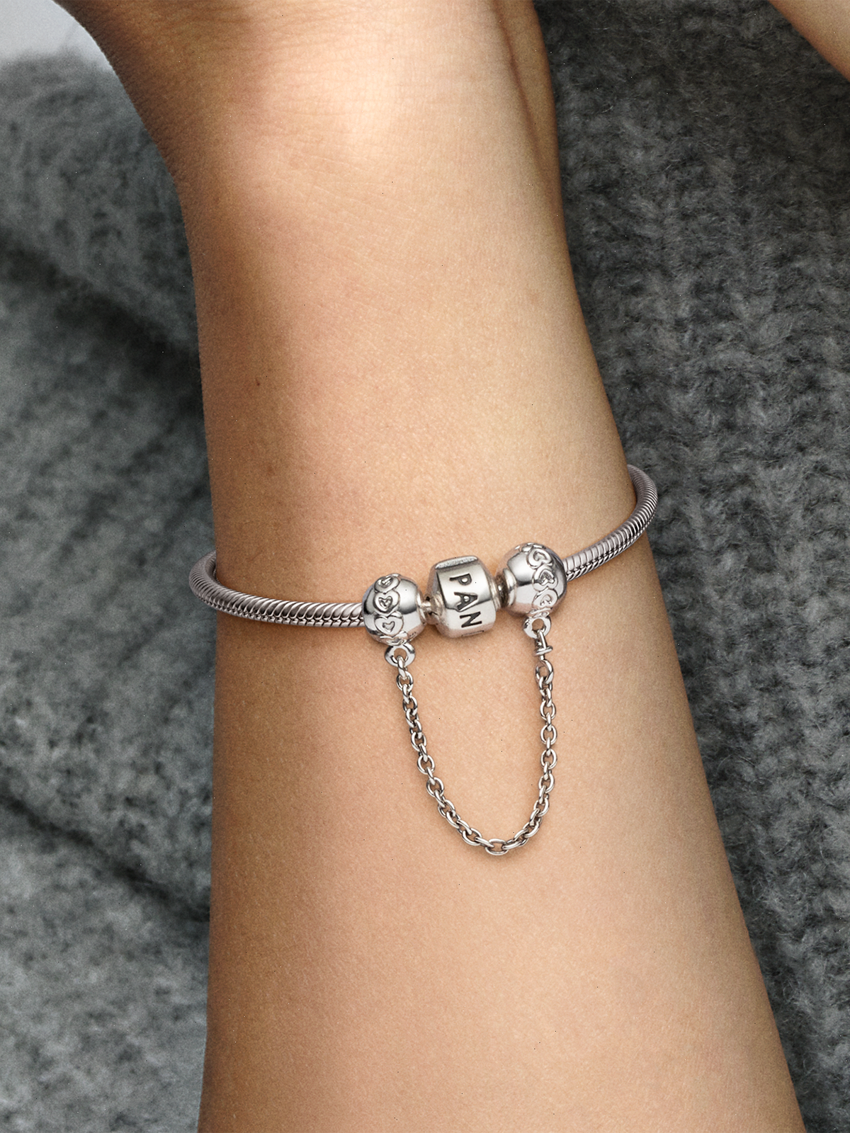 Band of Hearts Safety Chain Charm - Sterling silver