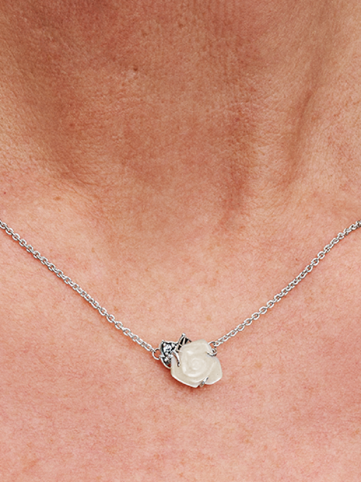 FINAL SALE - White Rose in Bloom Collier Necklace - Sterling silver