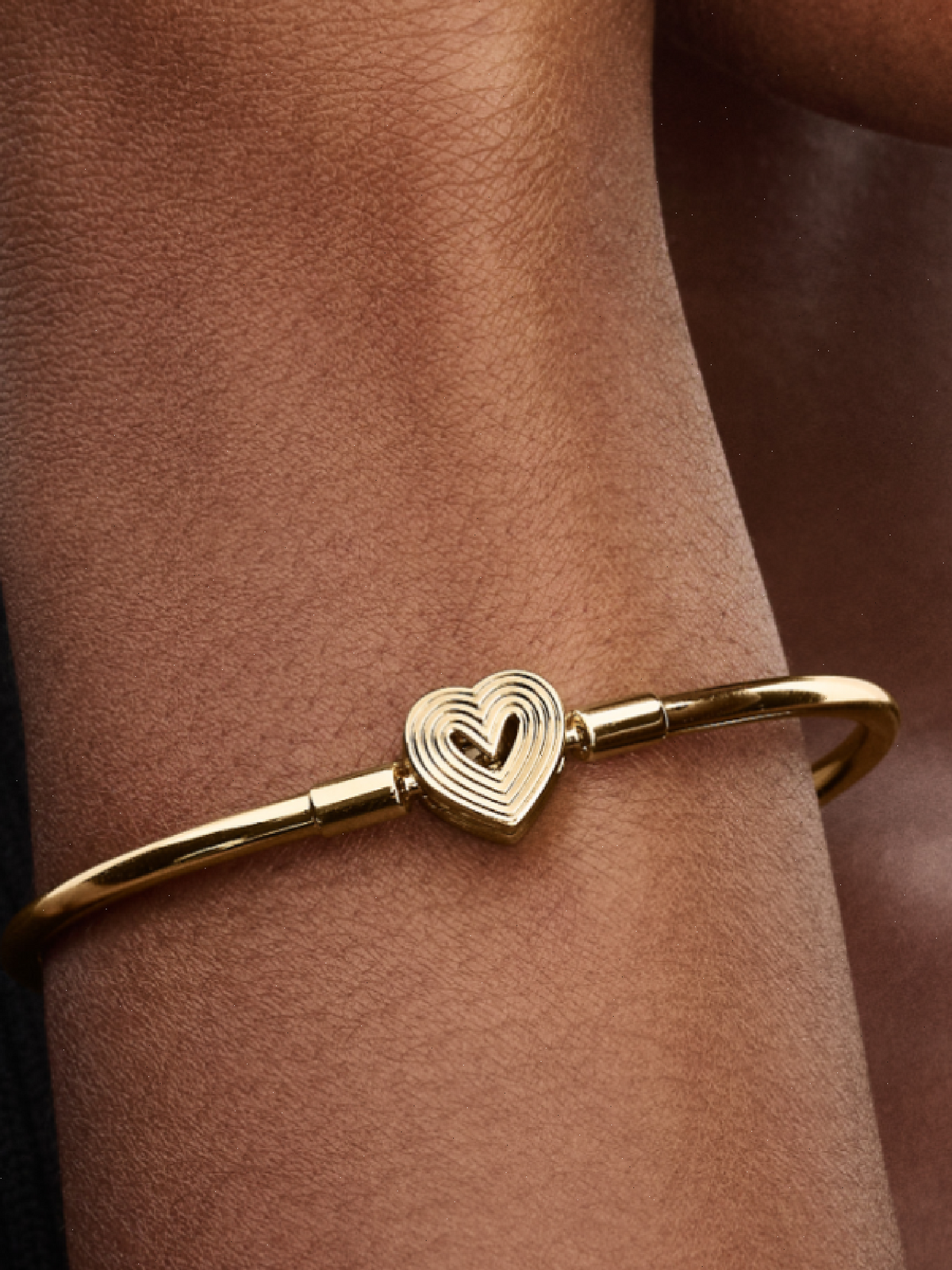 FINAL SALE - Radiating Heart Clasp Bangle - 14k gold plating
