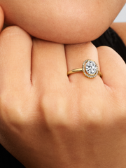 Oval Sparkling Halo Ring - 14k gold plating