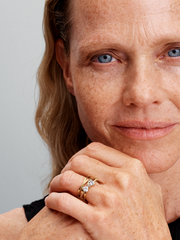 Sparkling Bow & Crossover Band Ring - 14k gold plating